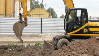 Выкопать яму экскаватором в Ачинске от 921 руб. - 2Землекопа-Чнс